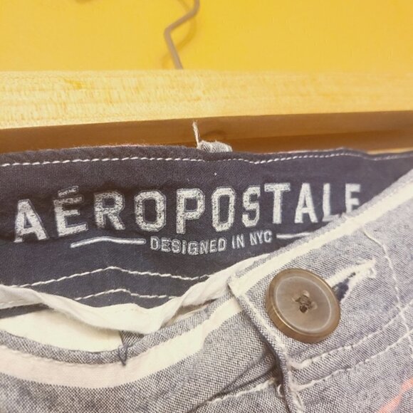 Aeropostale | Men's Plaid Bermuda Shorts (Size 32) - Picture 2 of 10